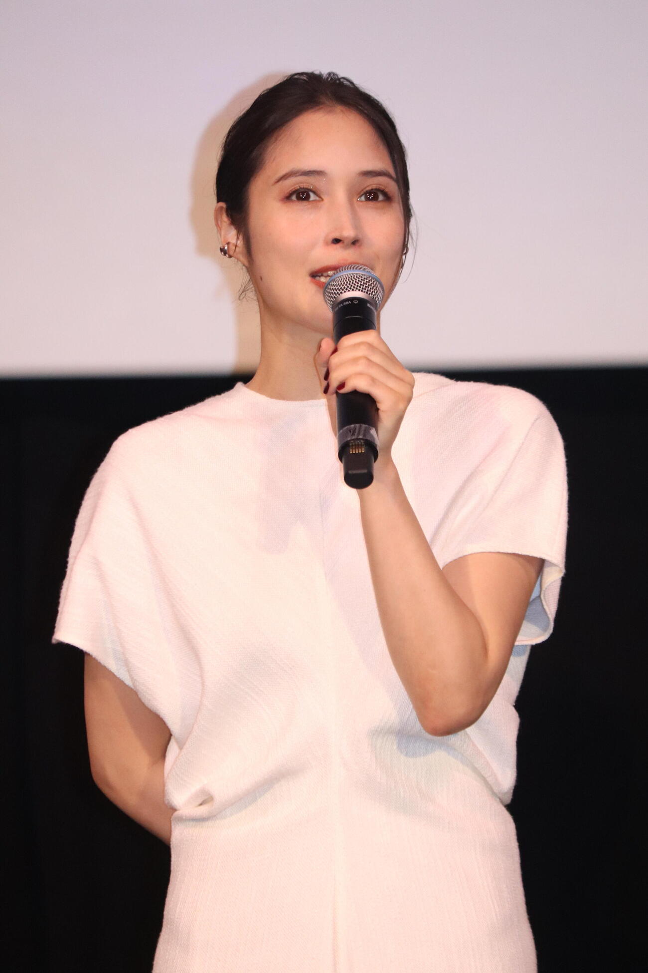 映画「沖晴くんの涙を殺して」完成披露試写会に出席した広瀬アリス