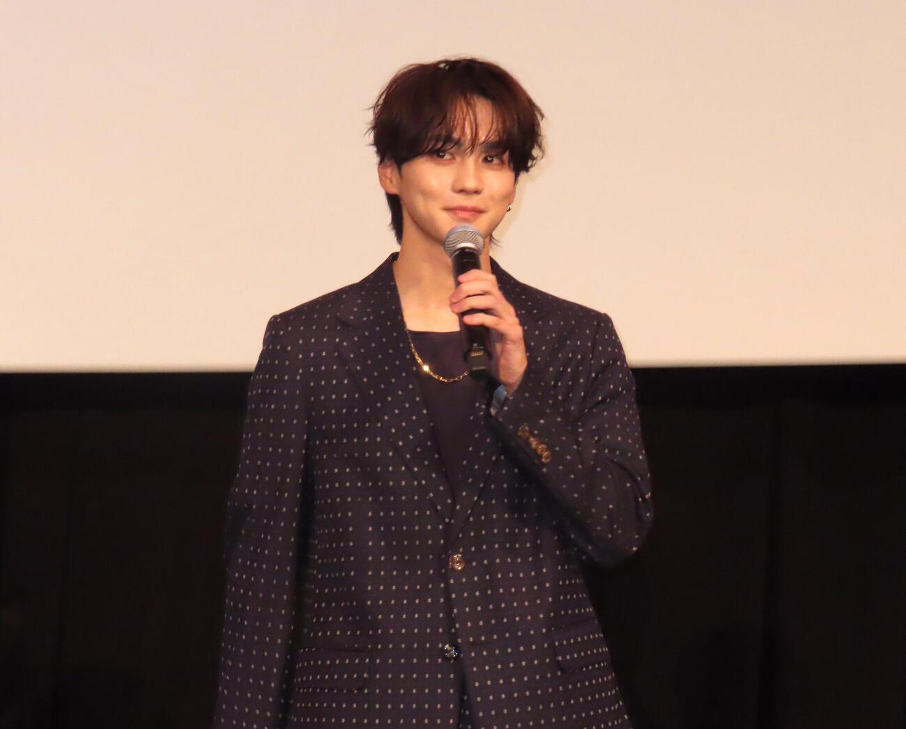 映画「昨夜は殺れたかも」完成披露上映会に登壇した吉野北人