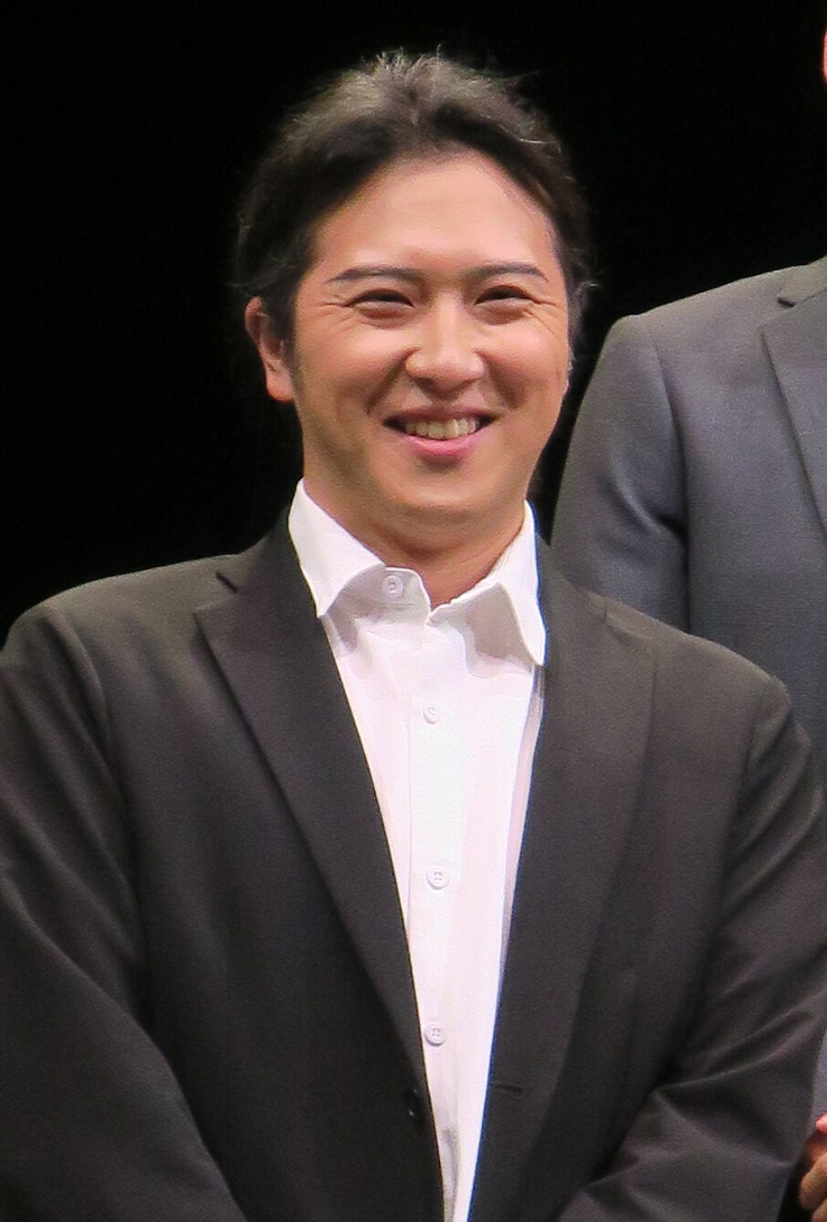 舞台「デカ×ホシ」取材会を行ったSHOW－WA、MATSURIのメンバーたち。下段左は演出の尾上松也