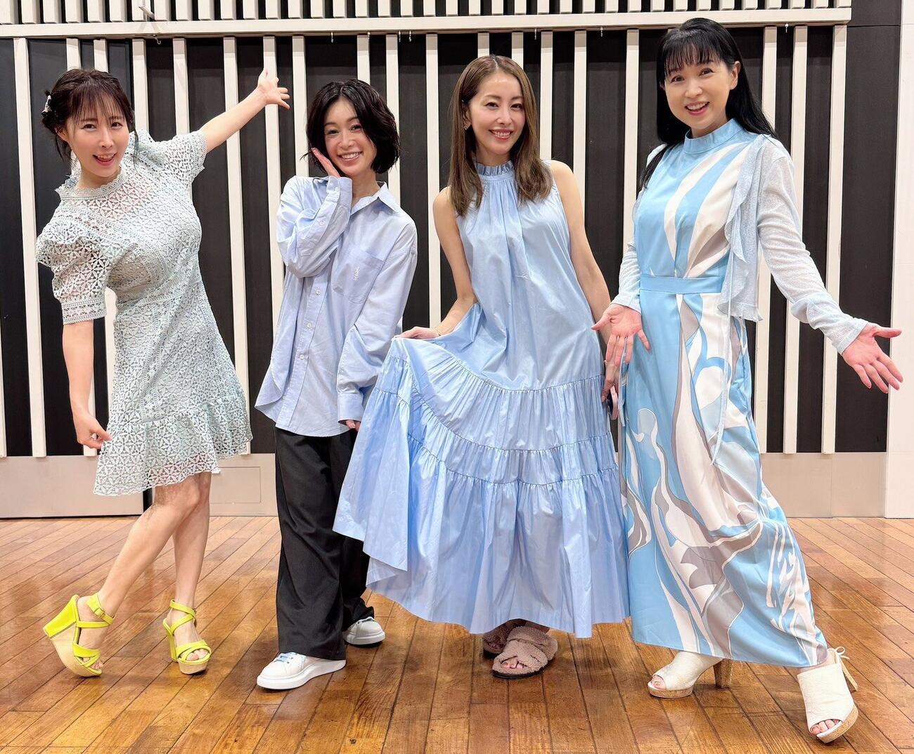 鴨川「さくらフェス」に参加する、左から風谷南友、酒井法子、熊切あさ美、西村知美