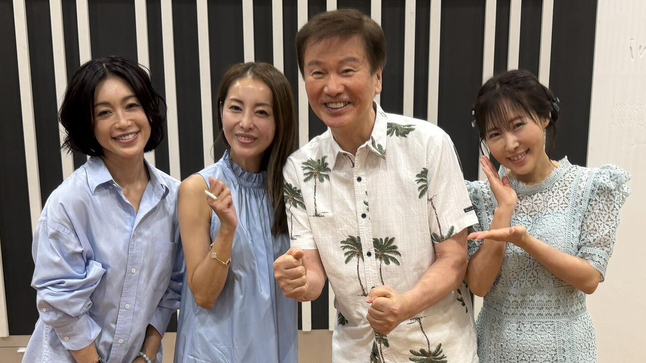 FM NACK5「森田健作　青春もぎたて朝一番！」の収録に参加した、酒井法子、熊切あさ美、森田健作、風谷南友美