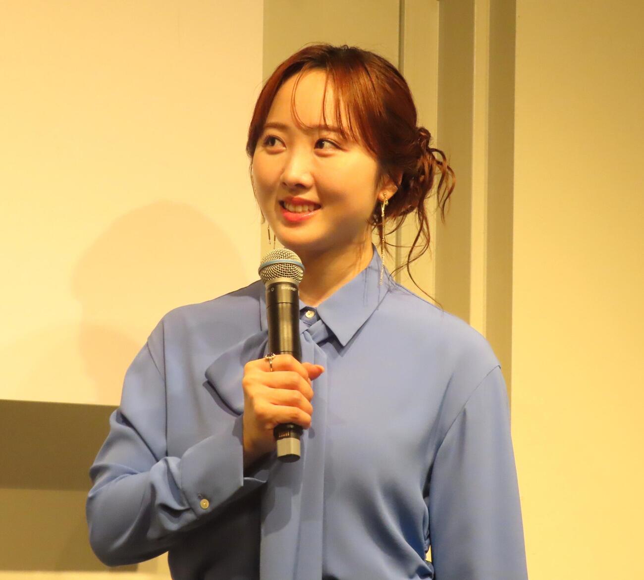「氷処QQQ by Invesco QQQ」プレスイベントに登壇した本田望結
