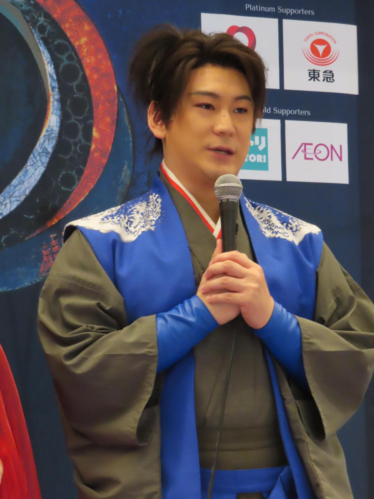 ミュージカル「アニオー姫」の囲み取材に臨んだ小野田龍之介（撮影・鎌田良美）