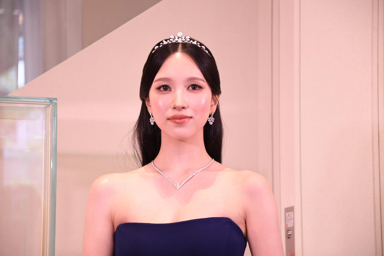 12日にグランドオープンするCHAUMET大阪心斎橋店の記者発表会に出席したTWICE MINA（撮影・阪口孝志）