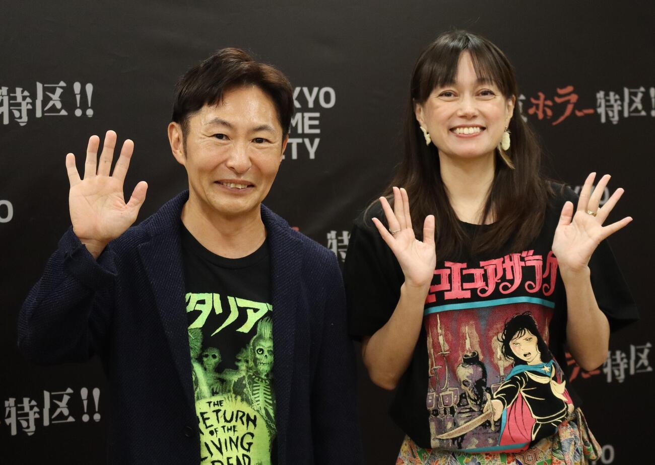 「東京ホラー特区！！2026」でトークイベントを行ったなべやかん（左）、佐伯日菜子