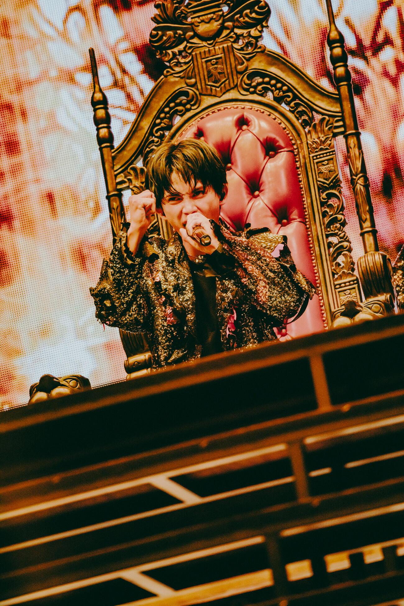 「ONE N’　ONLY LIVE TOUR 2026『INFERNO』」でパフォーマンスするNAOYA