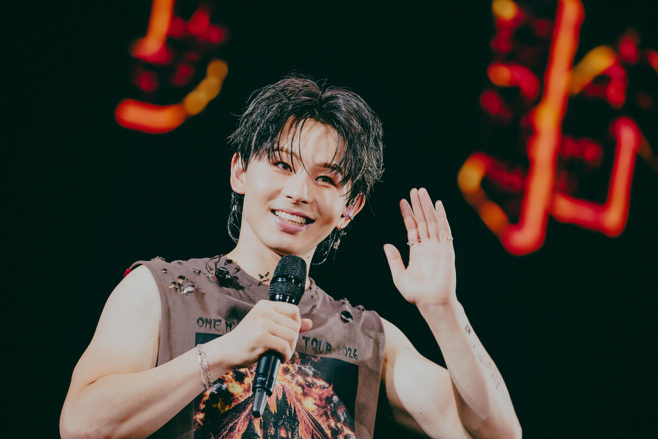 「ONE N’　ONLY LIVE TOUR 2026『INFERNO』」でパフォーマンスするEIKU