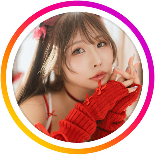 コスプレーヤーしらほしなつみ、胸元＆おなか＆サイド解放ランジェリーショットを公開
