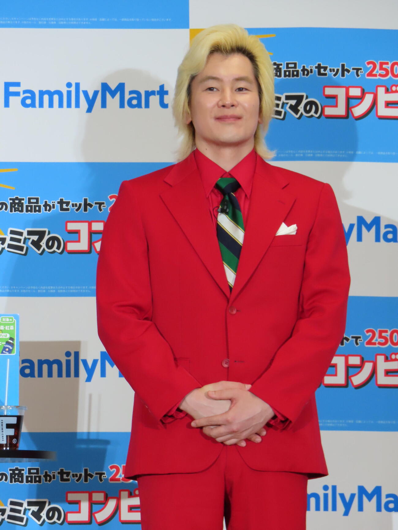 ファミリーマート「朝ファミマのコンビ割」戦略発表会に登壇したカズレーザー（撮影・鎌田良美）