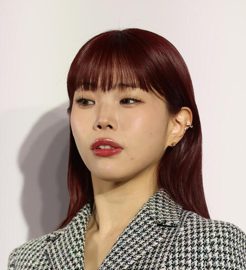 アイナ・ジ・エンド、18歳で上京も「お金がなさすぎて路上で寝たりとかしたことも…」