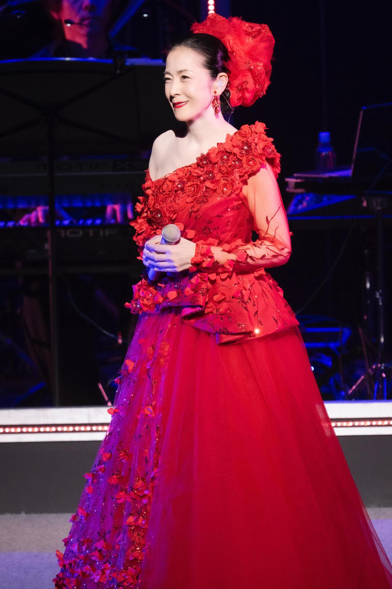 40周年記念リサイタルを行った坂本冬美（田中聖太郎氏撮影）