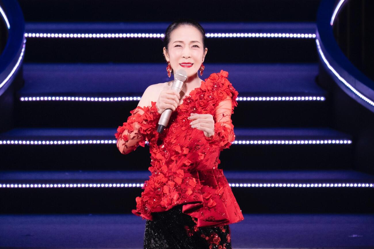 40周年記念リサイタルを行った坂本冬美（田中聖太郎氏撮影）