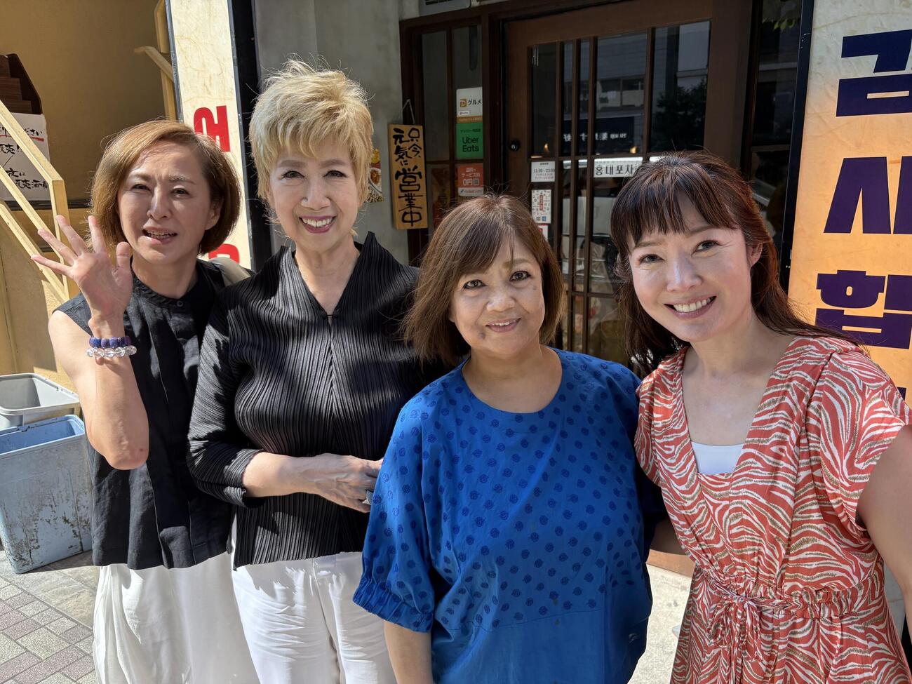 女子会「天使の会」を定期的に行っていた仲良し4人組。左から城之内早苗、瀬川瑛子、松原のぶえさん、田川寿美