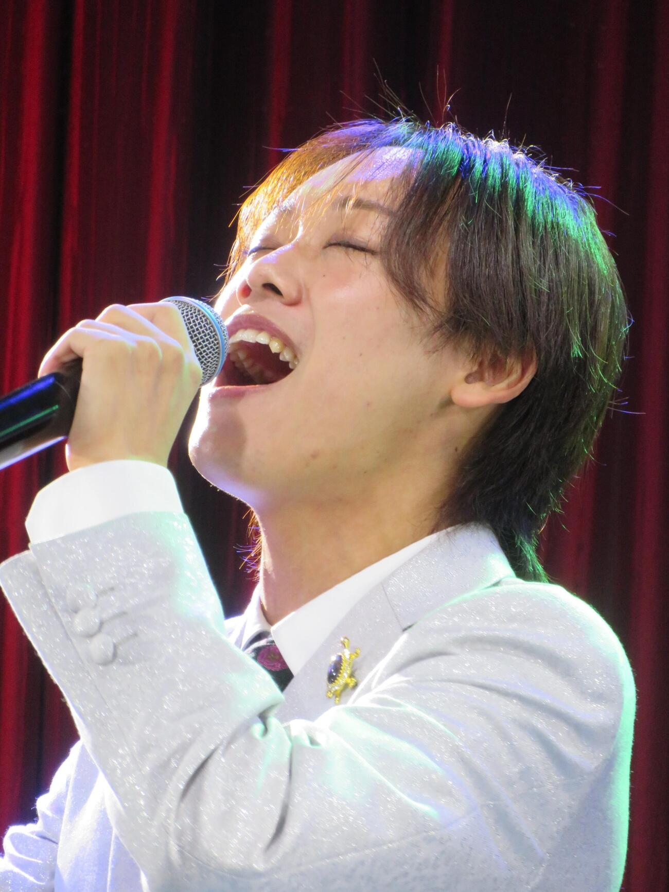 ファンクラブのランチショーを行った中村唯人（撮影・松本久）