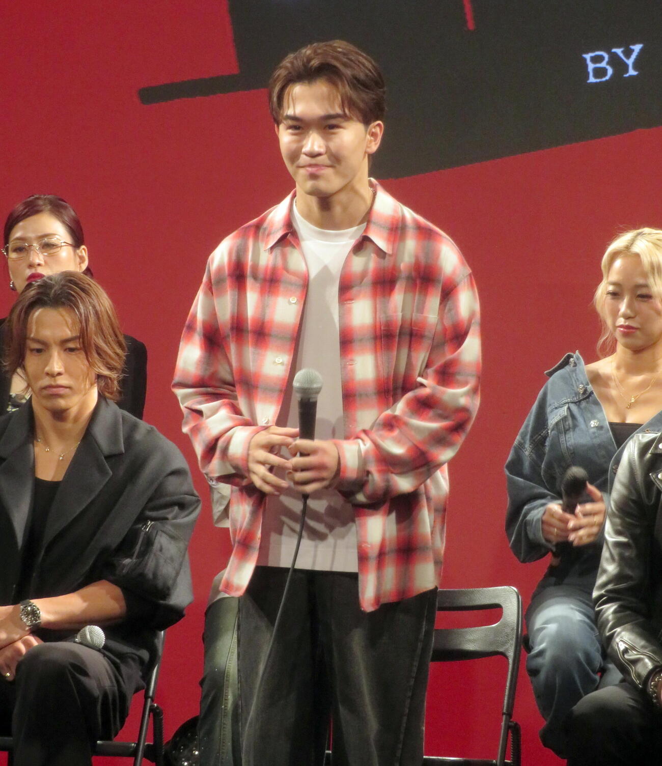 ミュージカル「RENT」製作発表記者会見であいさつする鈴木福（撮影・鎌田直秀）