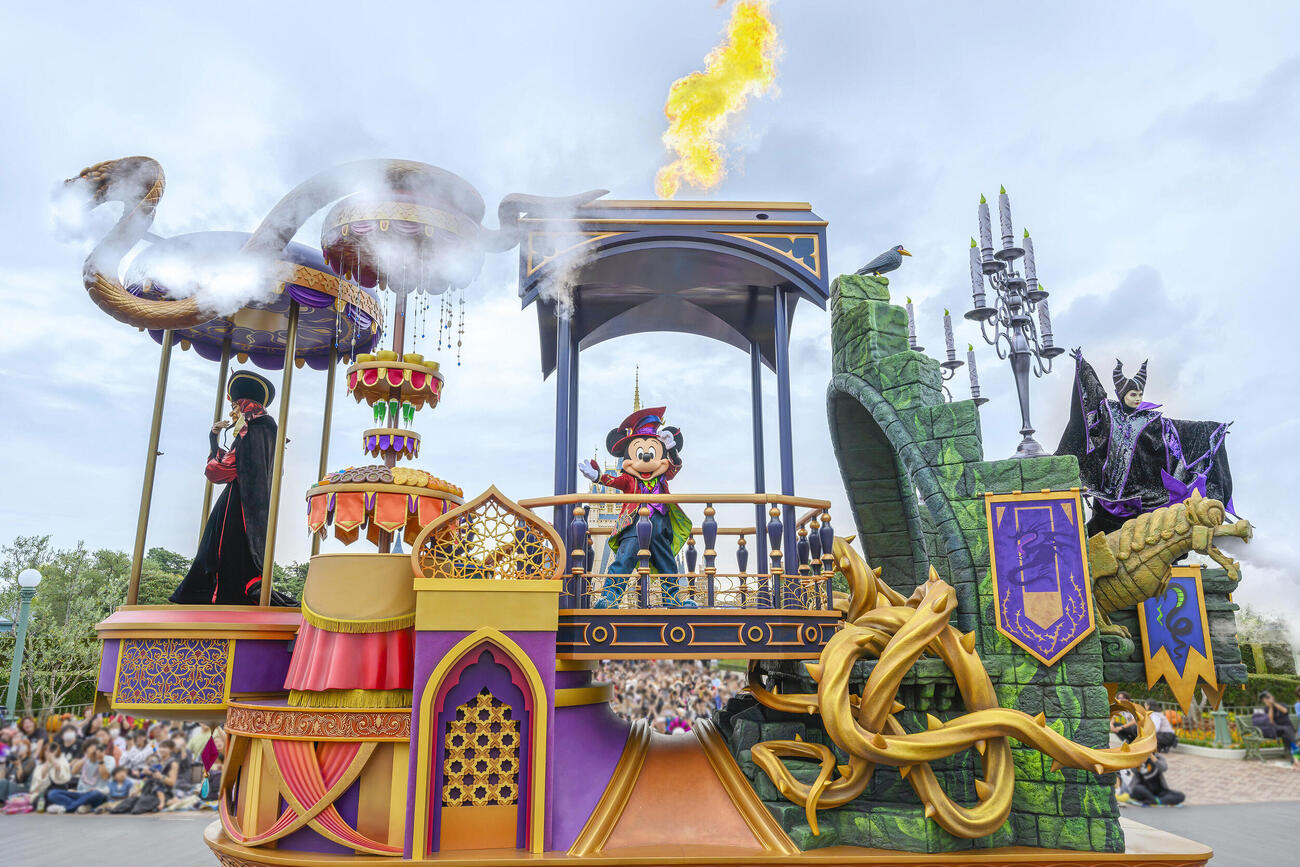 東京ディズニーリゾートの秋のイベント「ディズニー・ハロウィーン」で行われるパレードの様子（（C）Disney）