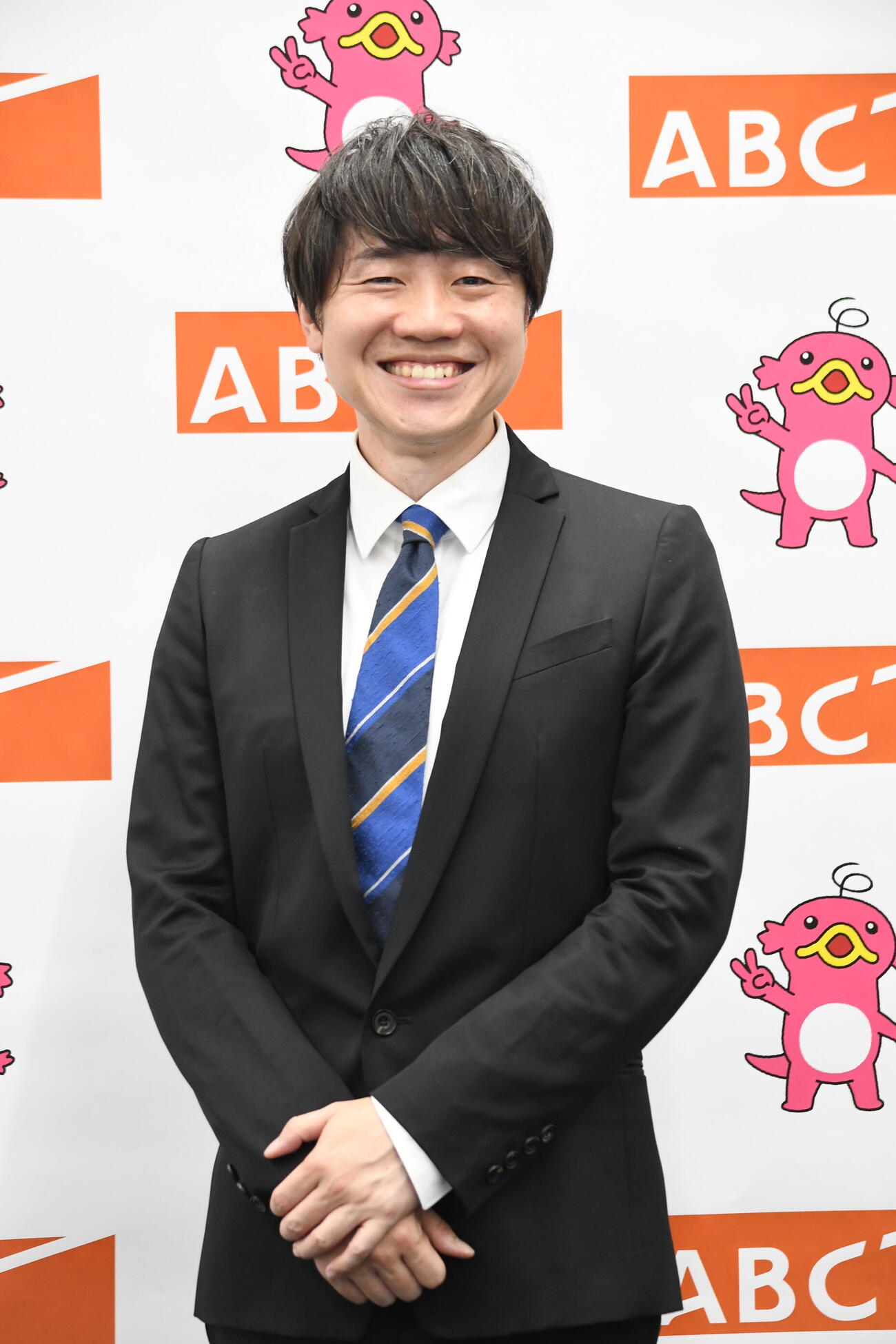 秋の番組改編会見の司会を務めたABCの北村真平アナ（撮影・阪口孝志）