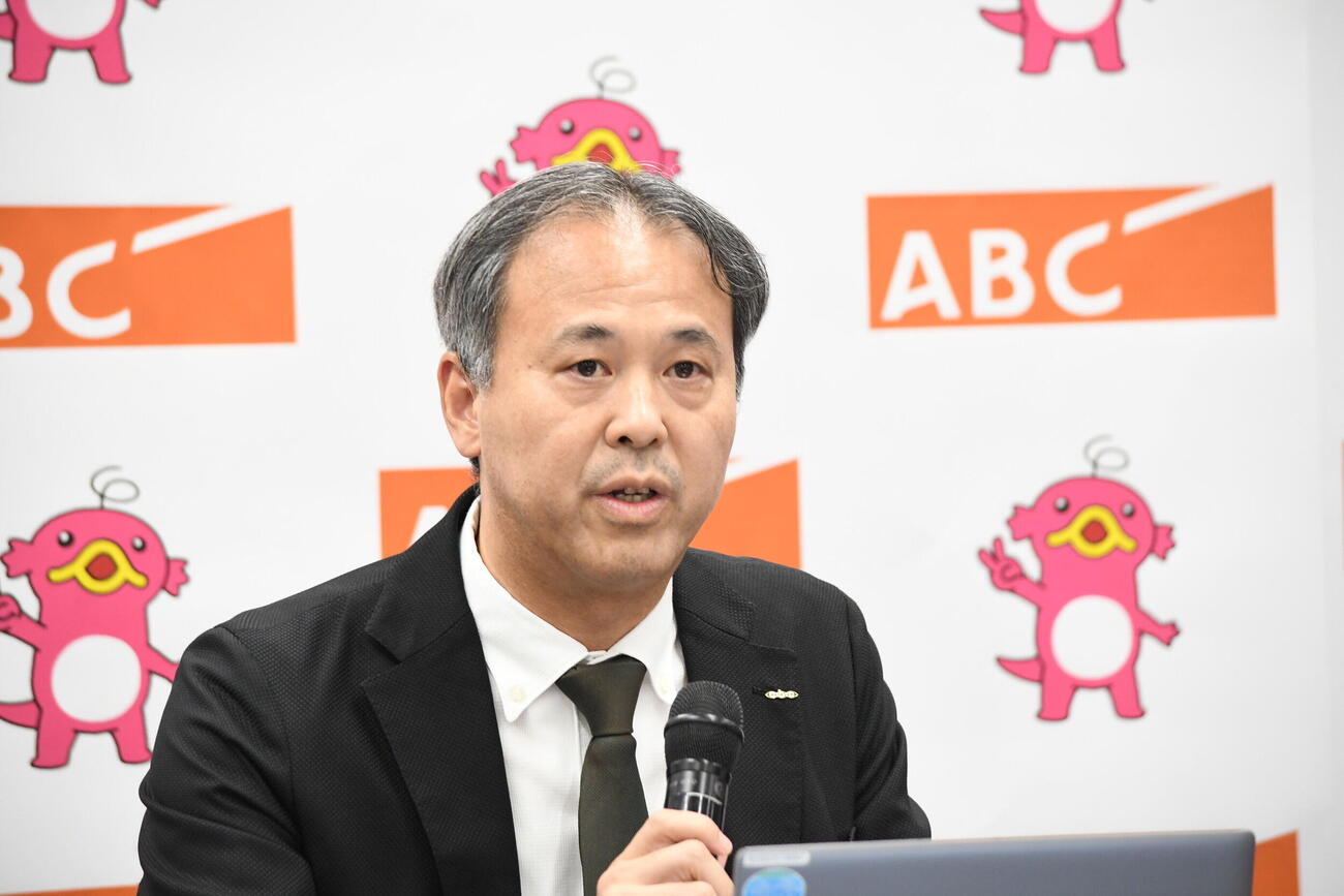 秋の番組改編会見に出席したABCテレビの石橋義史総合編成局長（撮影・阪口孝志）