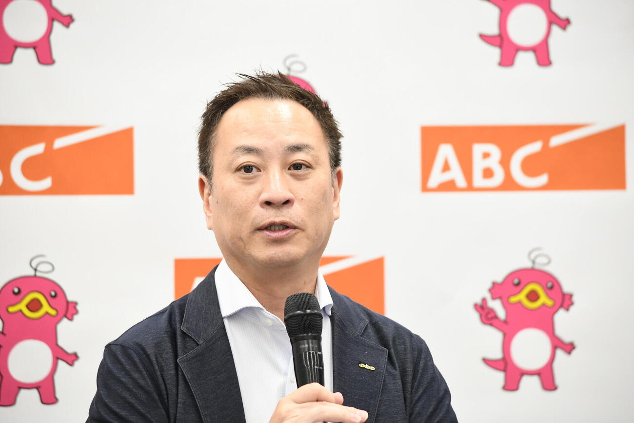 秋の番組改編会見に出席したABCラジオの植田貴之取締役（撮影・阪口孝志）