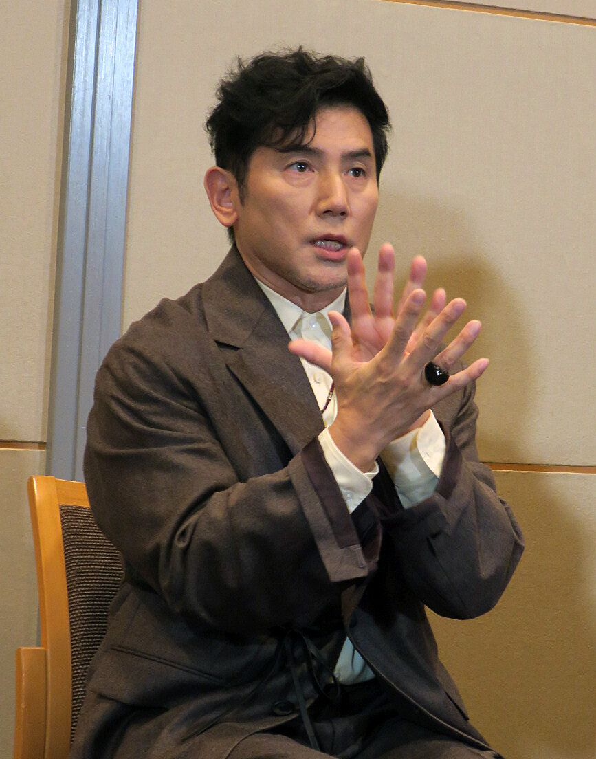 朗読劇「たとへば君　四十年の恋歌」合同取材会に出席した本木雅弘