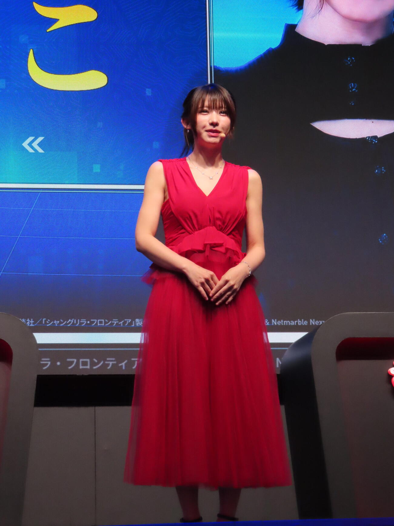 東京ゲームショウ2026のネットマーブルブースに登壇したえなこ（撮影・鎌田良美）