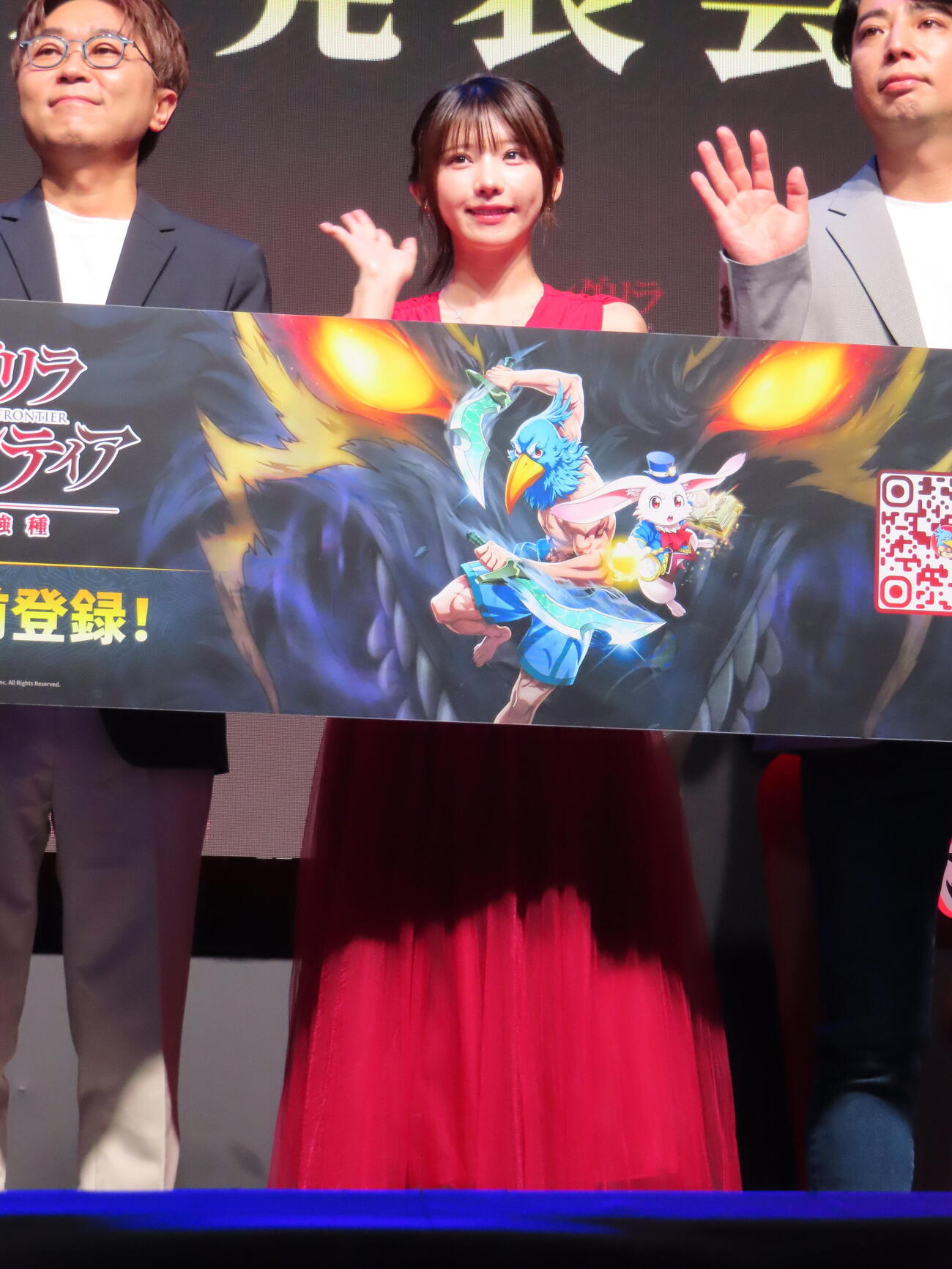 東京ゲームショウ2026のネットマーブルブースに登壇したえなこ（中央）（撮影・鎌田良美）