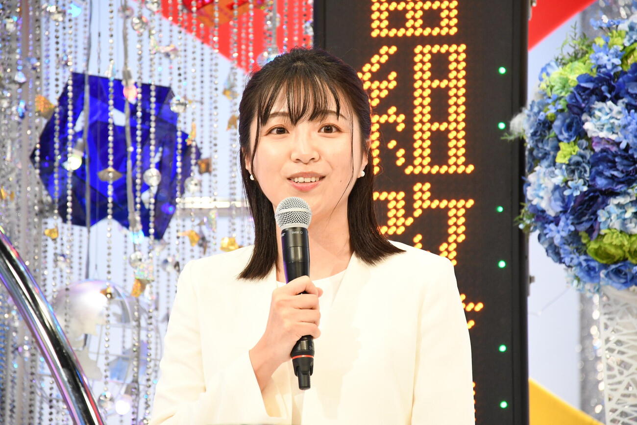 読売テレビ秋の番組改編説明会の司会を務めた黒木千晶アナウンサー（撮影・阪口孝志）
