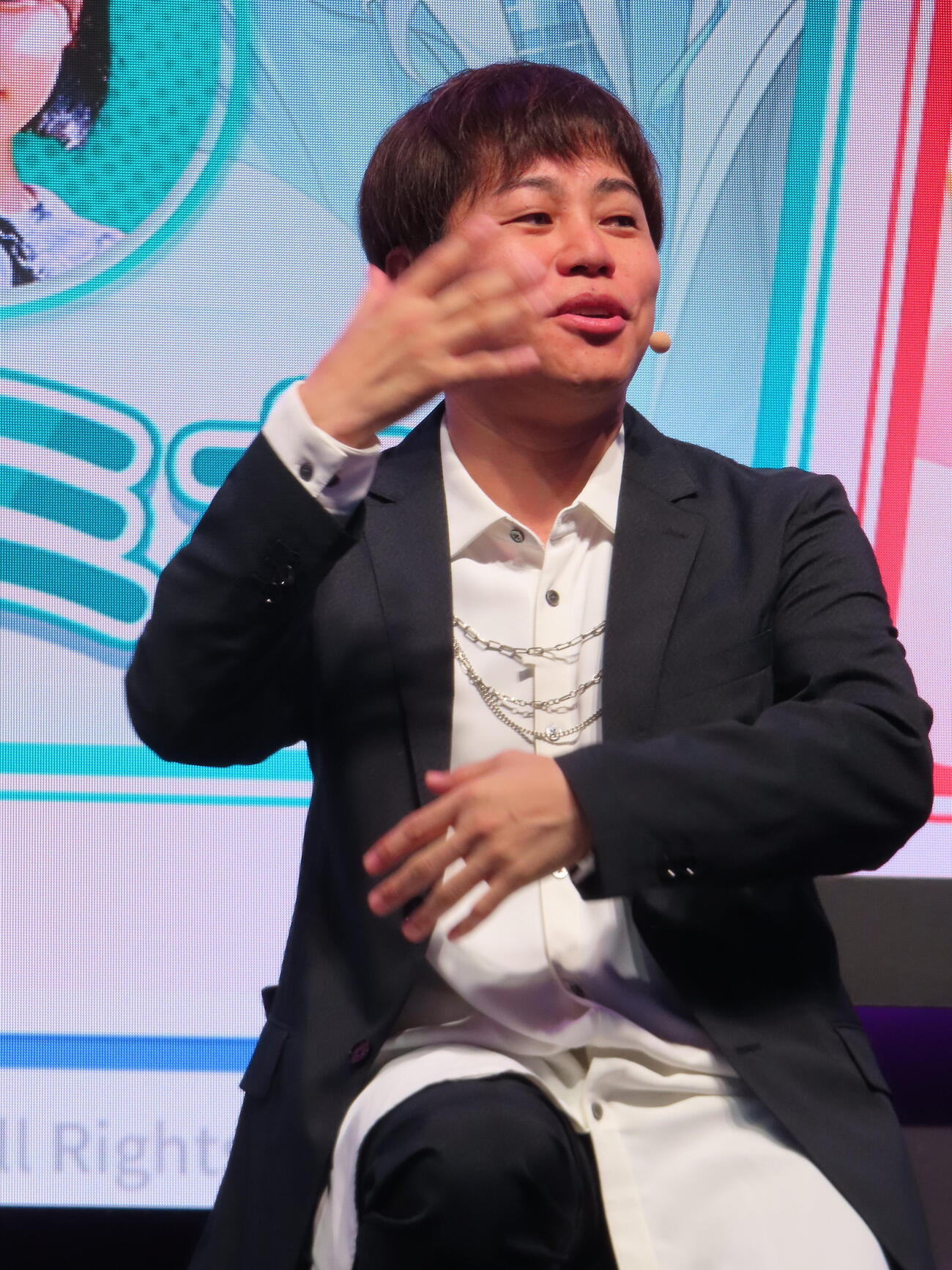 東京ゲームショウ2026のネットマーブルブースに登壇した井上裕介（撮影・鎌田良美）