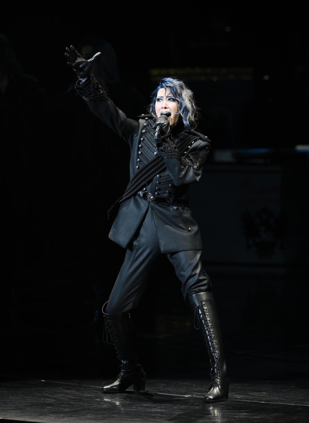 エリザベート前夜祭に出演した花組トップ永久輝せあ