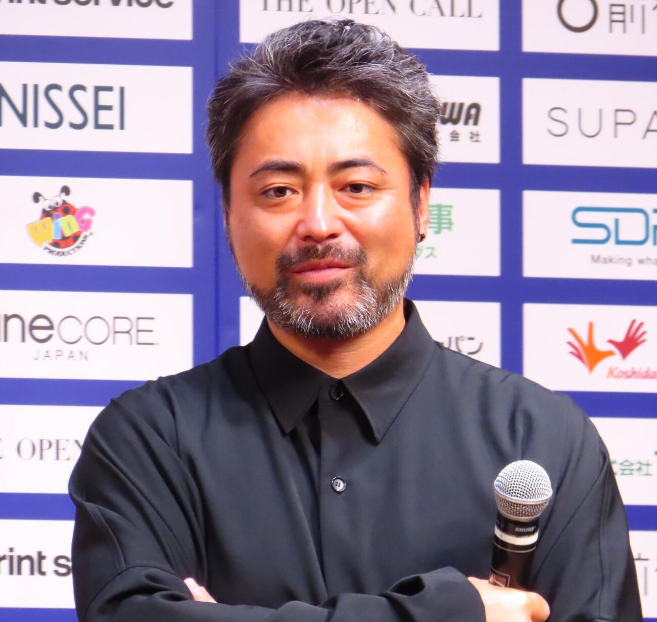 「THE OPEN CALL」プロジェクト報告会見に出席した山田孝之