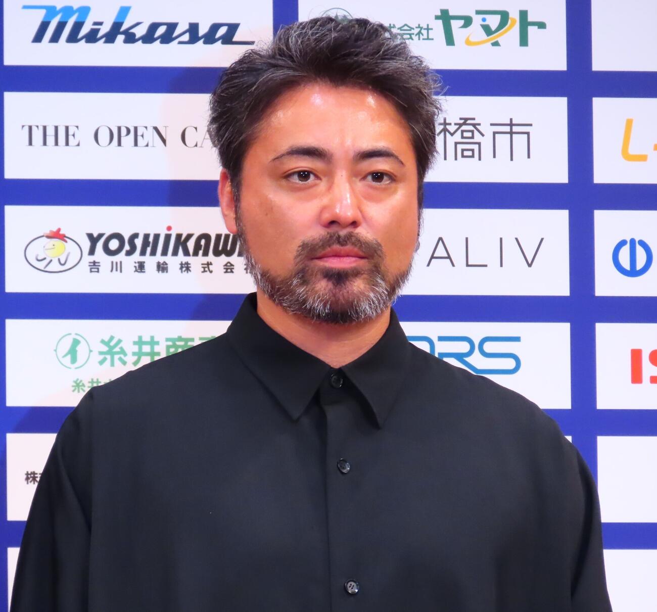 「THE OPEN CALL」プロジェクト報告会見に出席した山田孝之