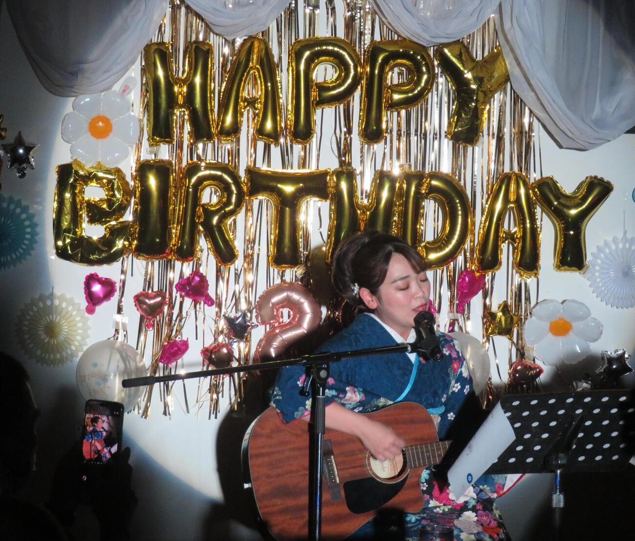 バースデーライブを行った平山花羽（撮影・松本久）