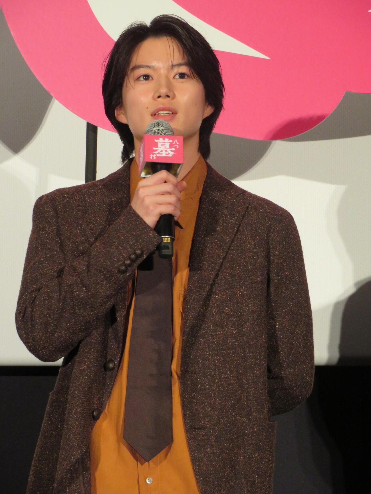 映画「八つ墓村」初日舞台あいさつに登壇した奥智哉（撮影・村上幸将）
