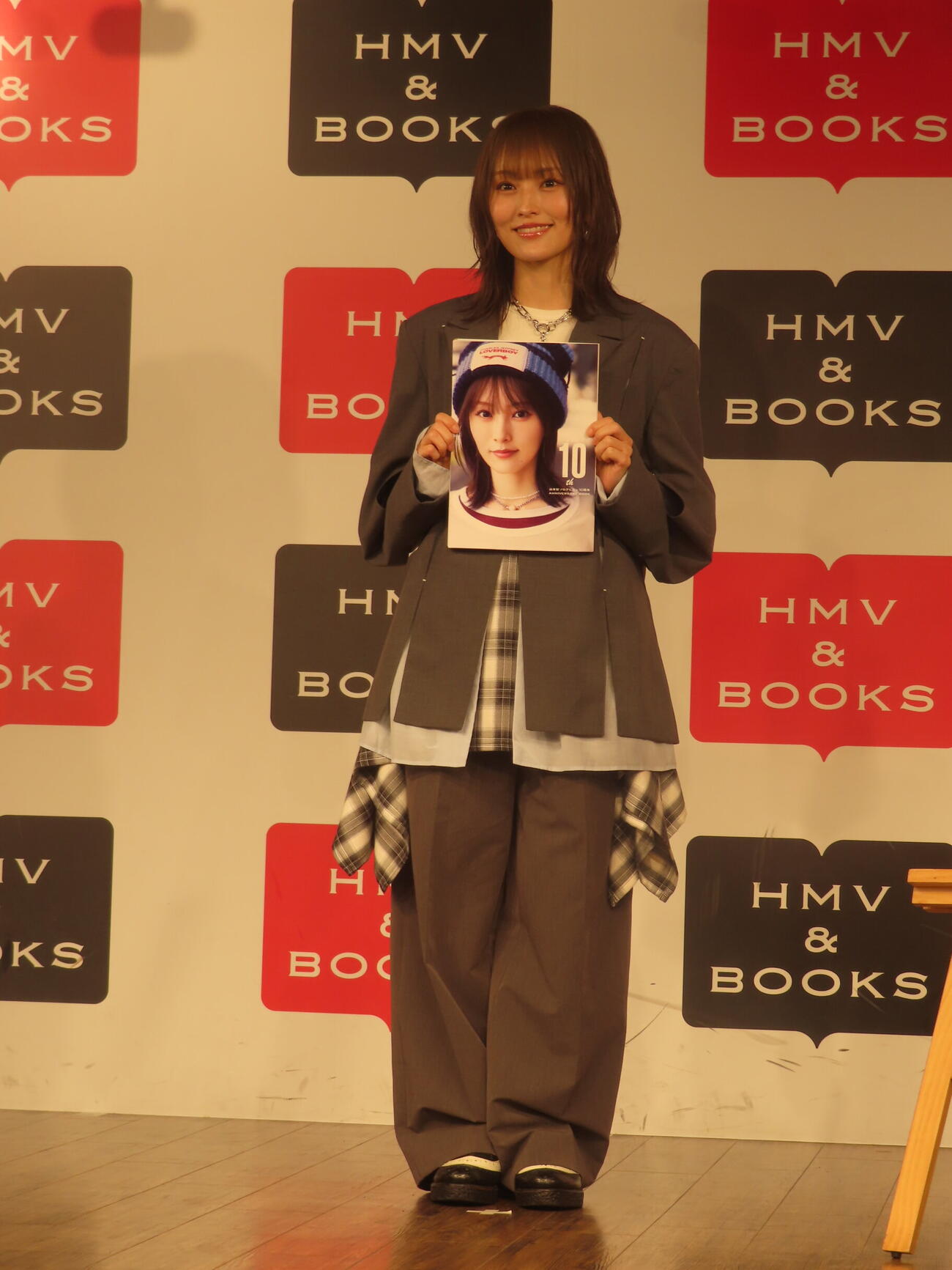 「The 10th　山本彩ソロデビュー10周年ANNIVERSARY BOOK」の発売記念イベントを開いた山本彩