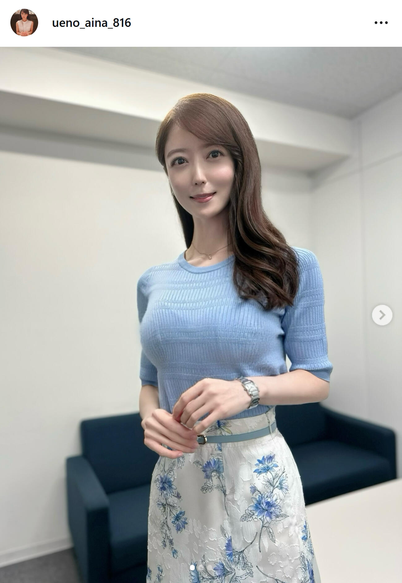 ボディーラインくっきりニット姿（上野愛奈のインスタグラムから）