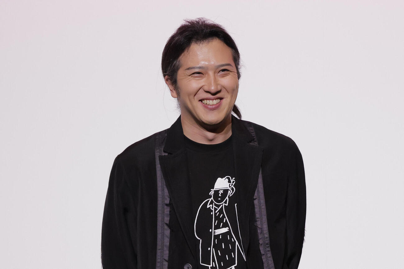 映画「八つ墓村」の公開記念舞台あいさつに登壇した尾上松也