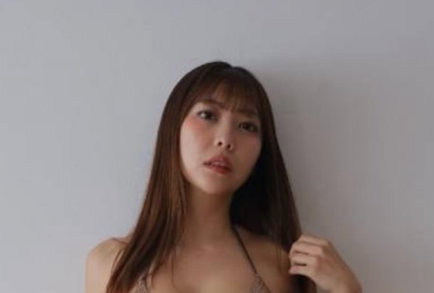 ビキニ姿をアップした松岡凛（松岡凛のインスタグラムから）