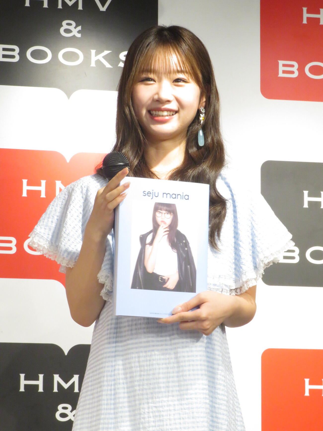 「seju mania」出版記念会見を行った時田音々
