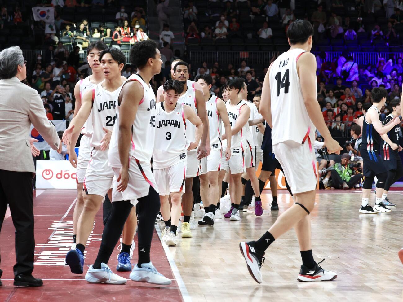日本対韓国　韓国に敗れ準優勝となり悔しい表情を浮かべる選手たち（撮影・宮地輝）