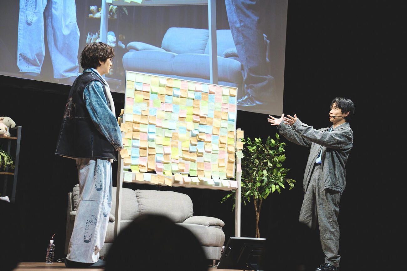 「40までにしたい10のこと」ファンミーティングイベントで。左から、庄司浩平、風間俊介（C）マミタ・libre／「40までにしたい10のこと」製作委員会
