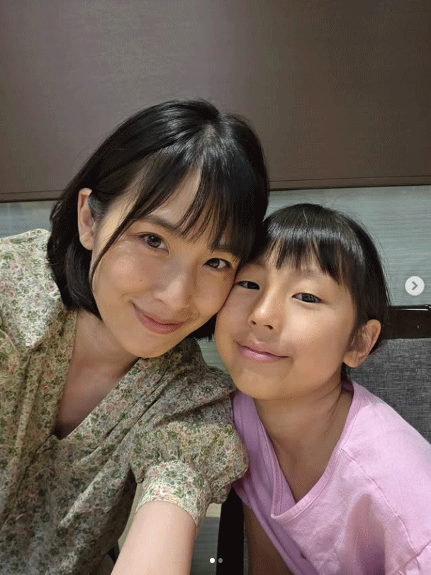 本仮屋リイナ