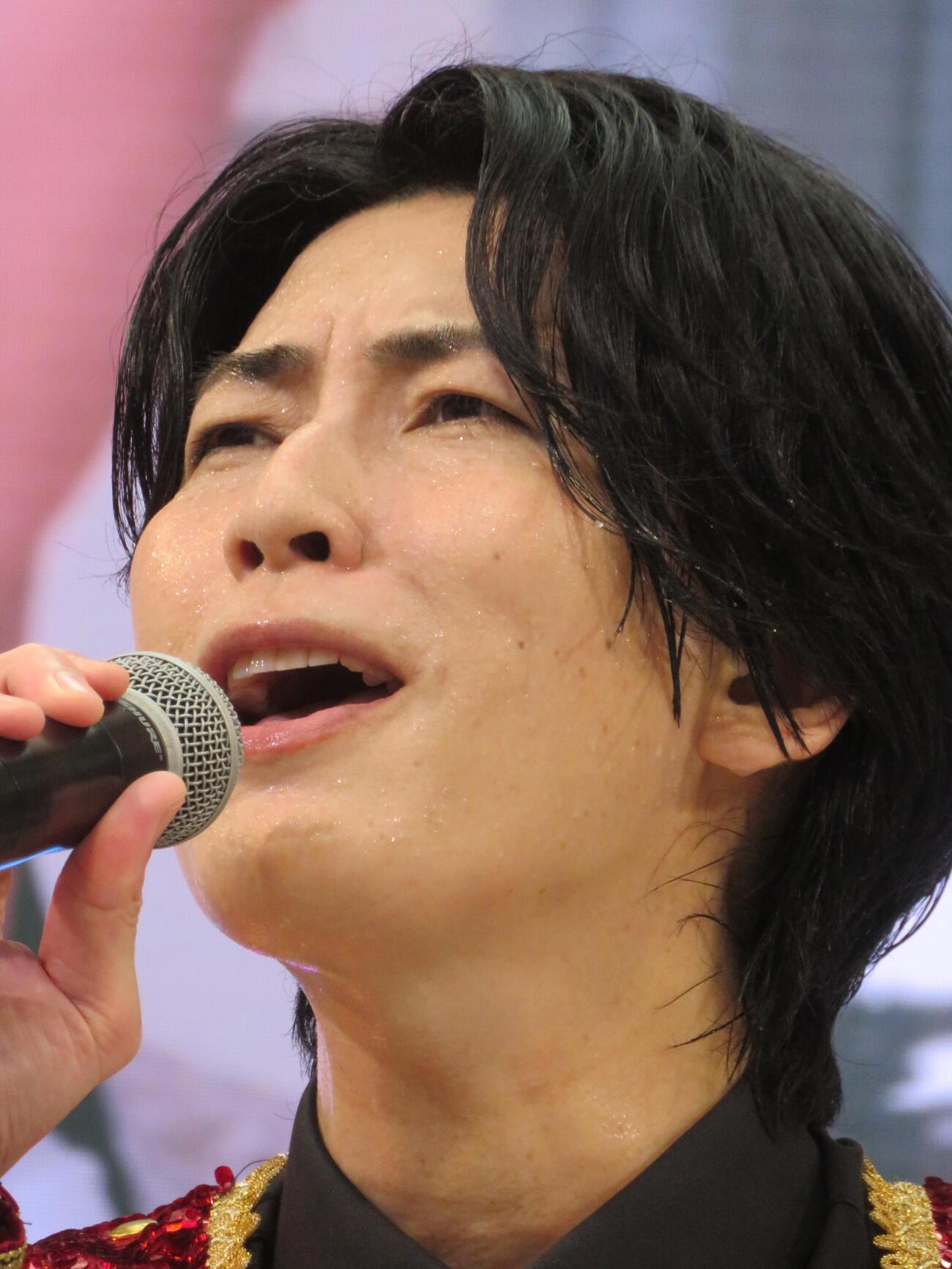新曲「イル・テンポ・パッサ」の別バージョンを発売した記念イベントを行った風輪の翔司（撮影・松本久）
