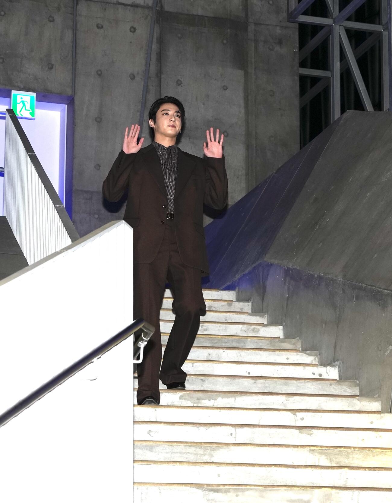 「HUBLOT NIGHT」階段から登場するBTSのJUNG KOOK（ジョングク）（撮影・小島史椰）