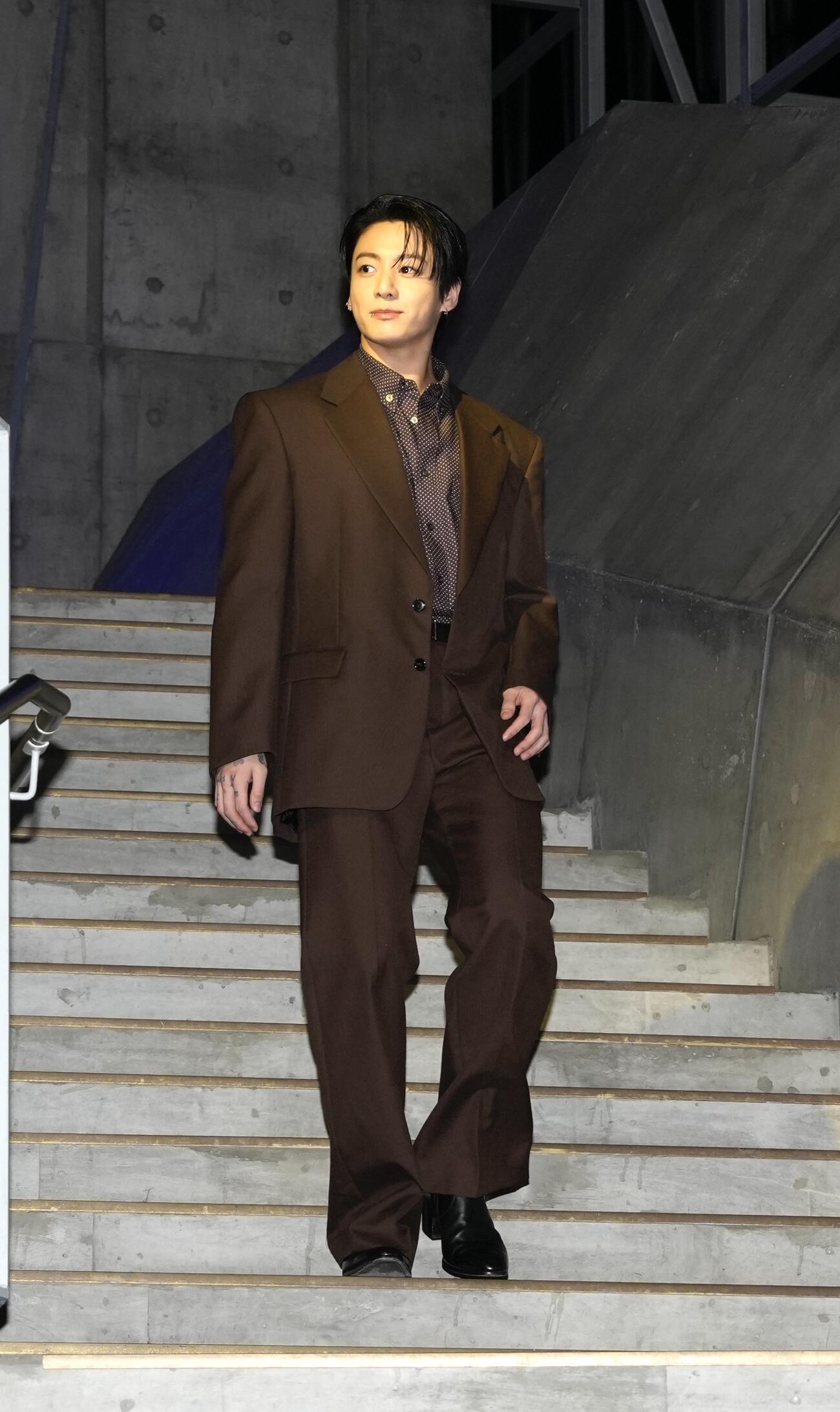 「HUBLOT NIGHT」階段から登場するBTSのJUNG KOOK（ジョングク）（撮影・小島史椰）