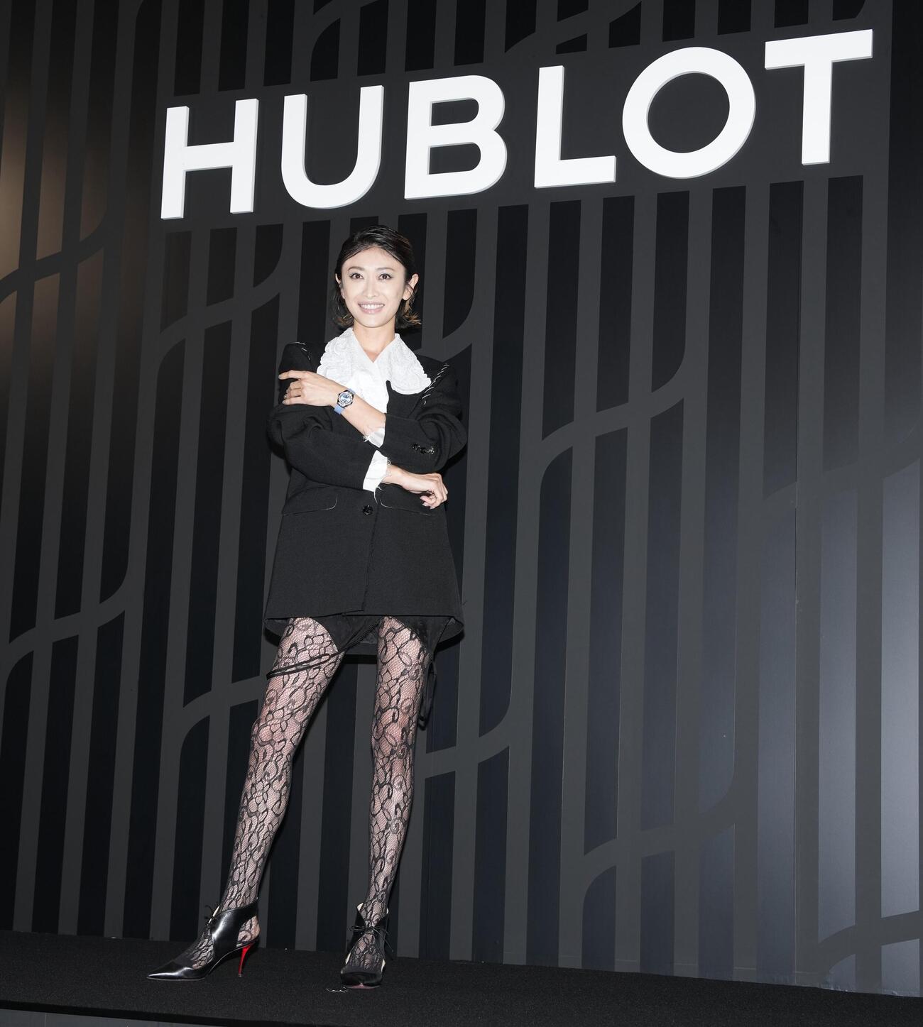 「HUBLOT NIGHT」フォトコールでポーズを決める山田優（撮影・小島史椰）