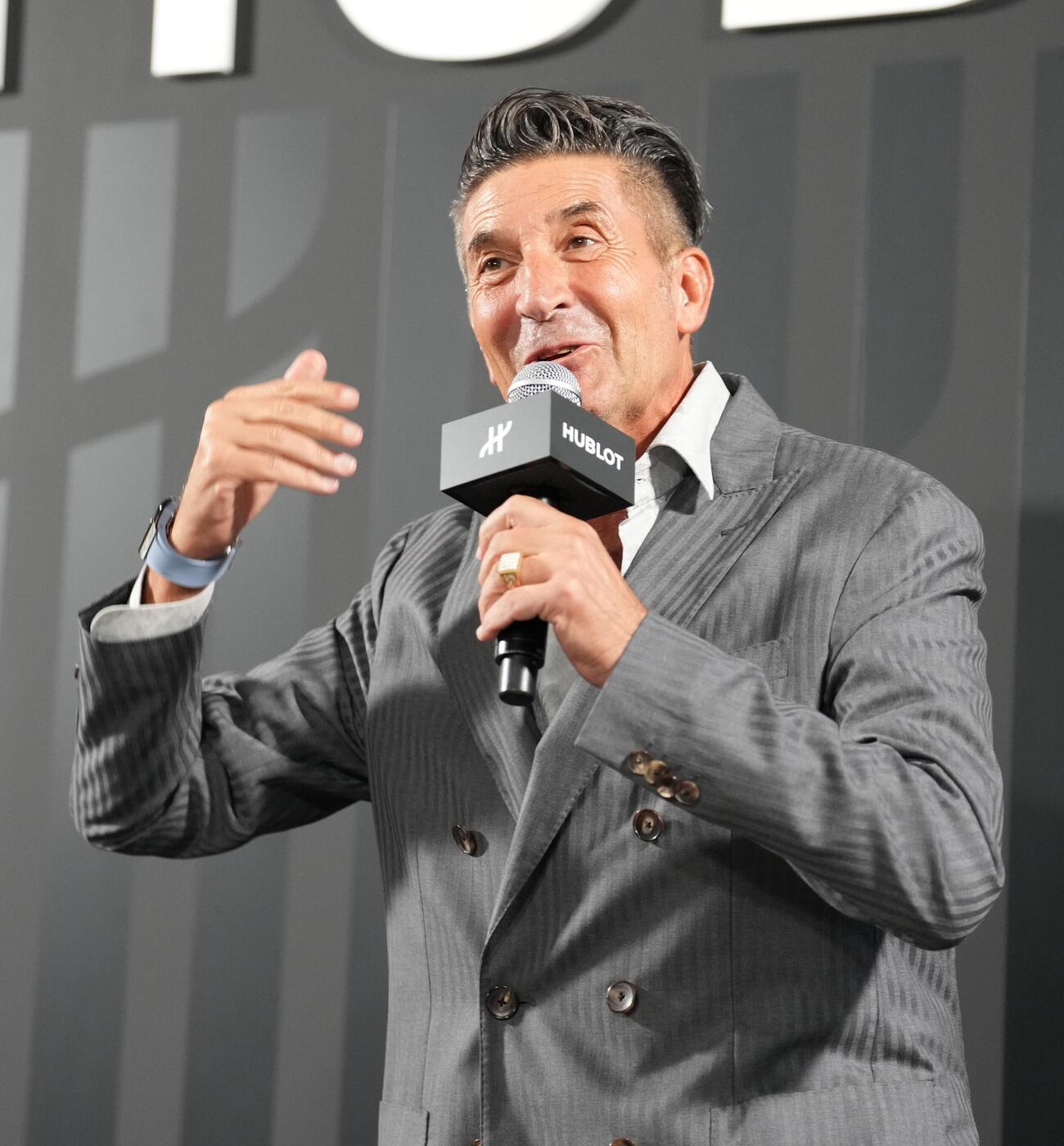 「HUBLOT NIGHT」でトークするジローラモ（撮影・小島史椰）