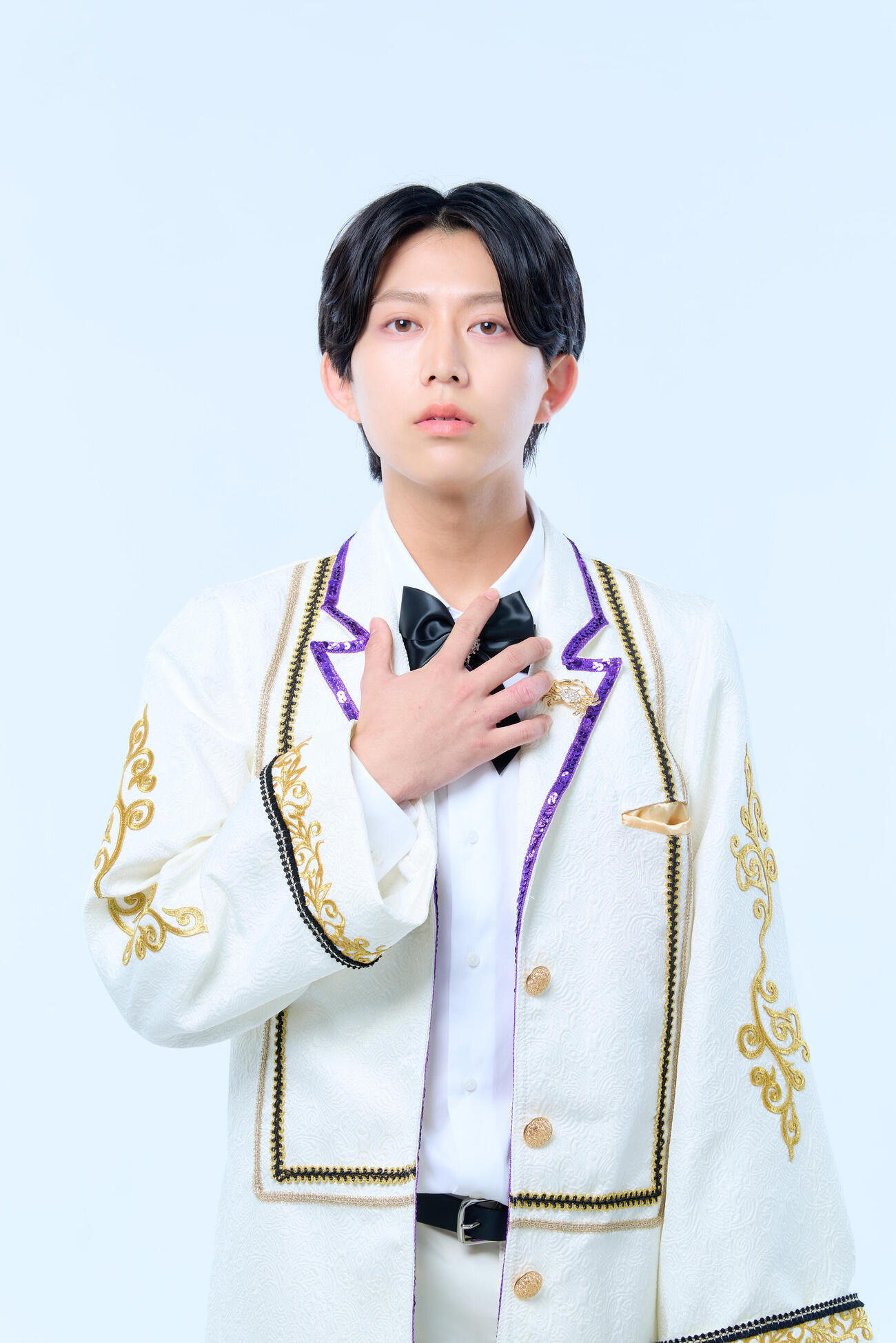 「占い男子」の占星術担当ユウリ（C）占い男子