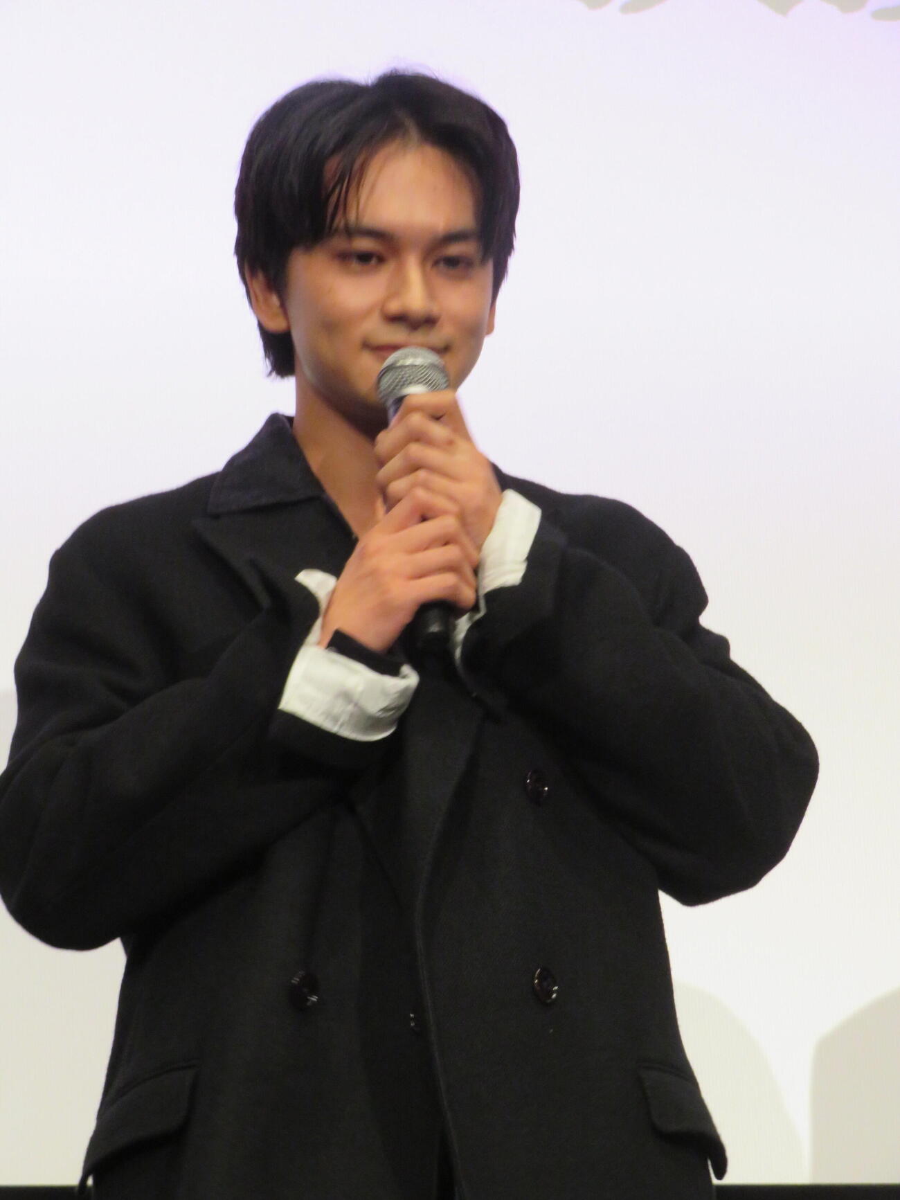映画「しびれ」初日舞台あいさつに登壇した北村匠海（撮影・村上幸将）