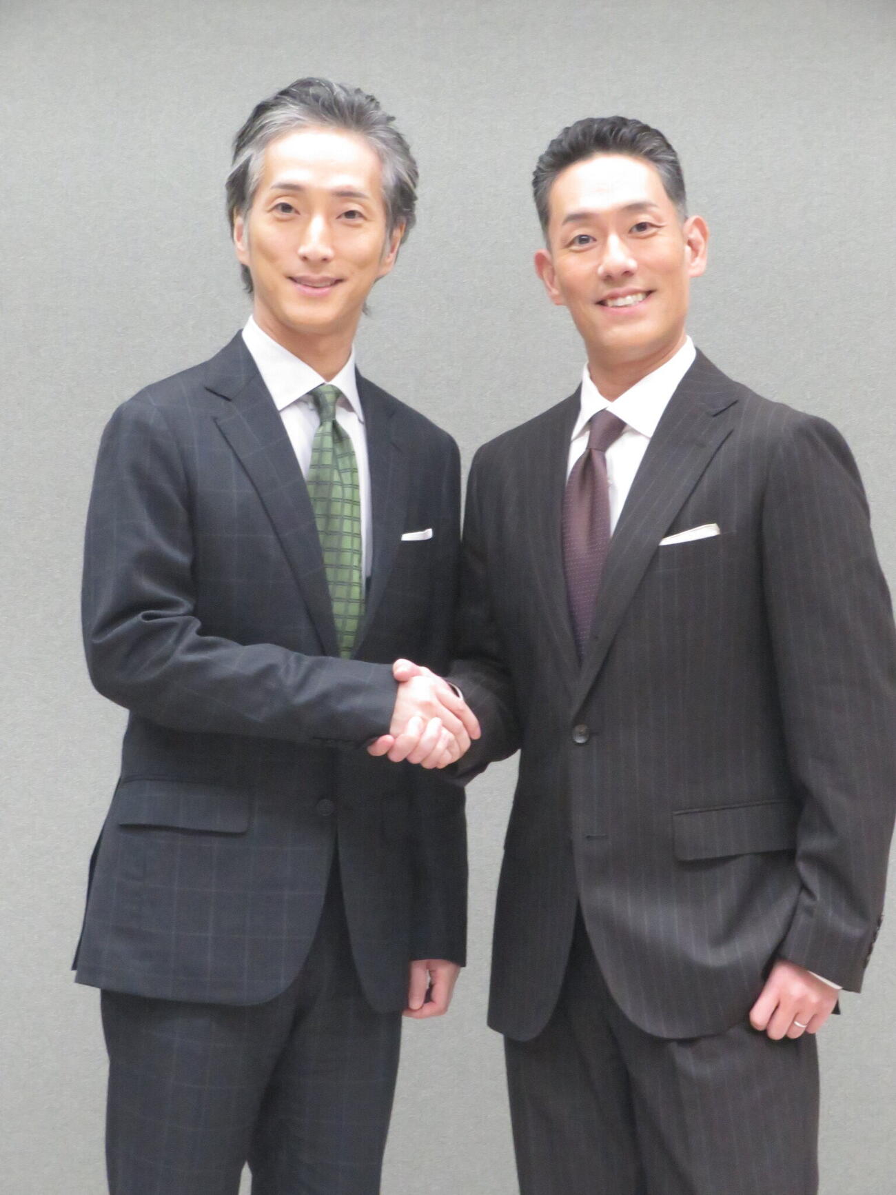 来春の「春暁・陽春歌舞伎特別講演2027」に向けて会見した中村勘九郎（右）と中村七之助
