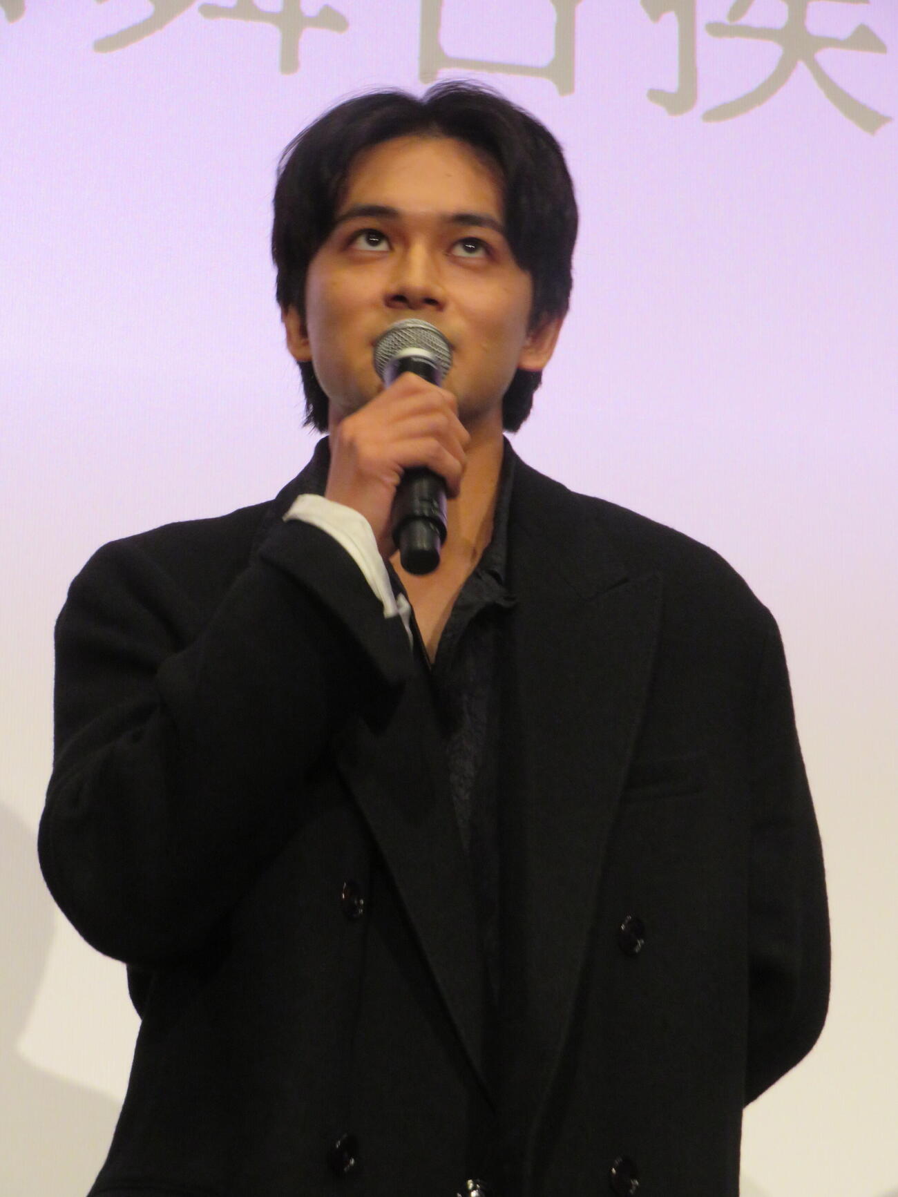 映画「しびれ」初日舞台あいさつに登壇した北村匠海（撮影・村上幸将）